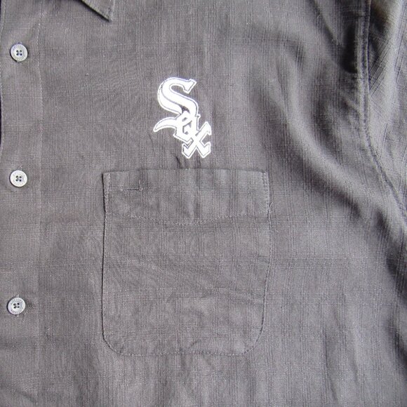 MLB Chicago White Sox Antigua Men's Black Button-Up Shirt Size XL Baseball - Picture 3 of 6